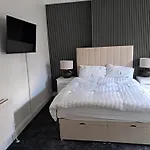 Southfield 3*