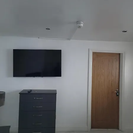 Southfield Konukevi 3*