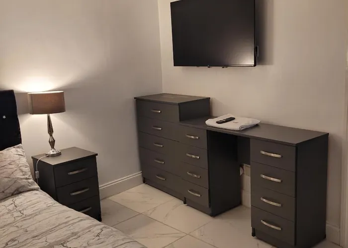 Guest house Southfield