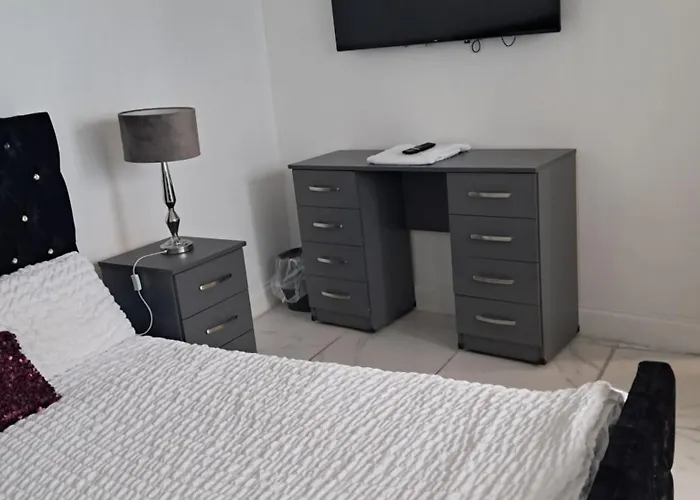 Guest house Southfield