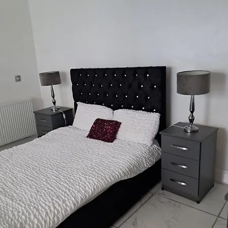 Konukevi Southfield 3*