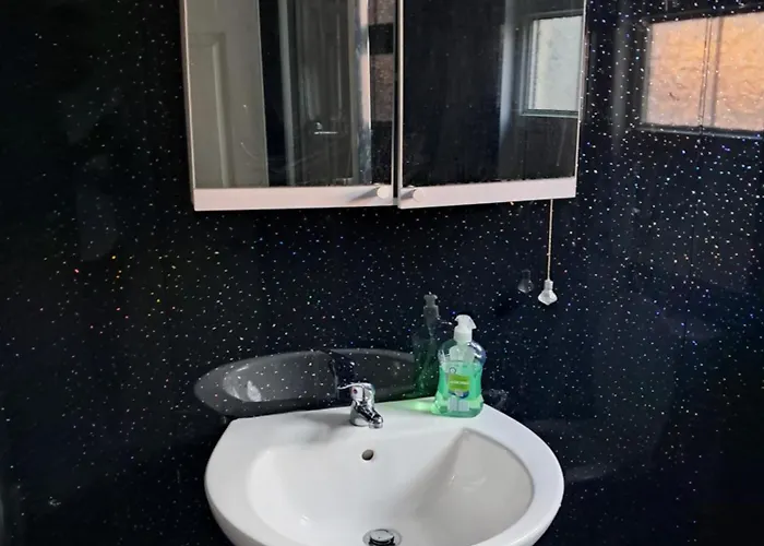 Southfield 招待所 3*